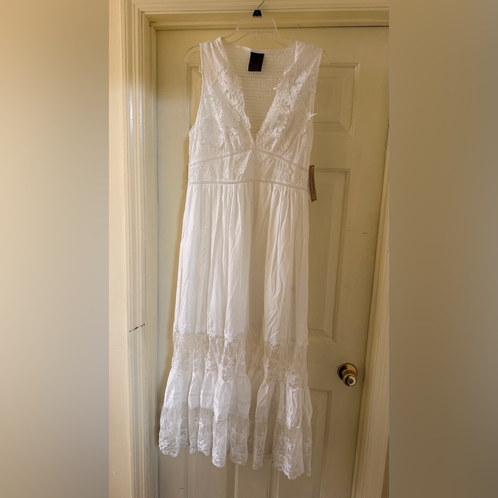 Elegant White Lace boho maxi Women’s Dress - Picture 7 of 13